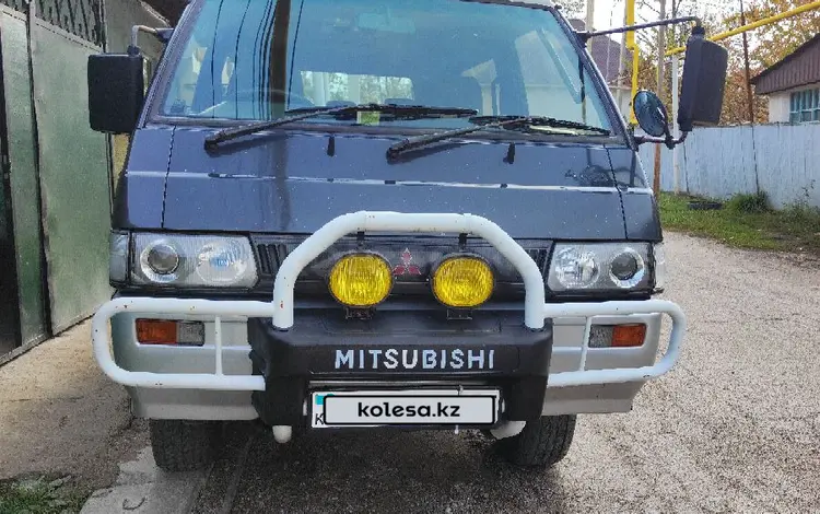 Mitsubishi Delica 1993 годаfor1 800 000 тг. в Алматы