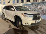 Toyota Highlander 2014 года за 12 999 000 тг. в Астана – фото 2