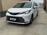 Toyota Sienna 2022 года за 20 500 000 тг. в Атырау