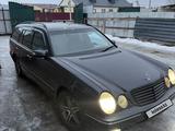 Mercedes-Benz E 220 2001 года за 3 100 000 тг. в Сатпаев – фото 3