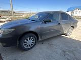 Toyota Camry 2006 года за 3 800 000 тг. в Атырау – фото 4