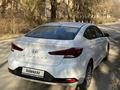 Hyundai Elantra 2019 годаfor8 200 000 тг. в Шымкент – фото 5