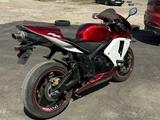 Honda  CBR 600RR 2004 годаүшін3 800 000 тг. в Уральск – фото 2