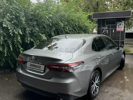 Toyota Camry 2024 года за 18 790 000 тг. в Астана – фото 3