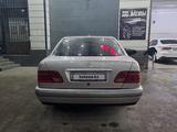 Mercedes-Benz E 230 1998 года за 2 150 000 тг. в Шымкент – фото 3