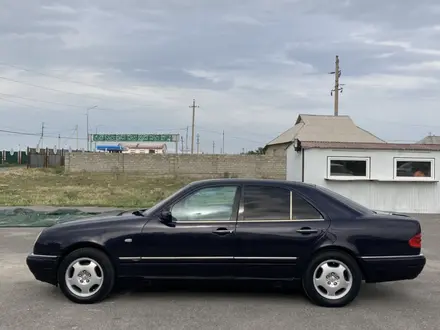 Mercedes-Benz E 230 1997 года за 2 800 000 тг. в Шымкент – фото 14