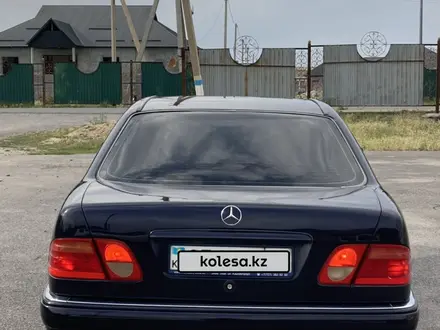 Mercedes-Benz E 230 1997 года за 2 800 000 тг. в Шымкент – фото 15