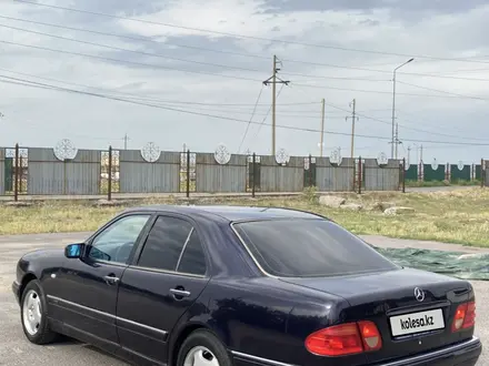 Mercedes-Benz E 230 1997 года за 2 800 000 тг. в Шымкент – фото 16