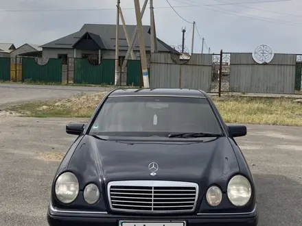 Mercedes-Benz E 230 1997 года за 2 800 000 тг. в Шымкент – фото 4