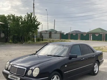 Mercedes-Benz E 230 1997 года за 2 800 000 тг. в Шымкент – фото 5