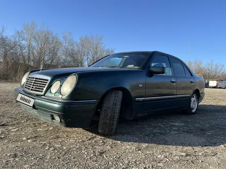 Mercedes-Benz E 280 1996 года за 2 300 000 тг. в Усть-Каменогорск