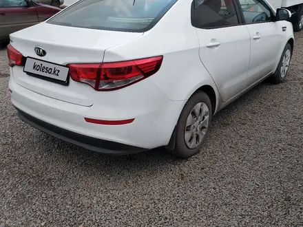 Kia Rio 2015 года за 5 700 000 тг. в Петропавловск – фото 3