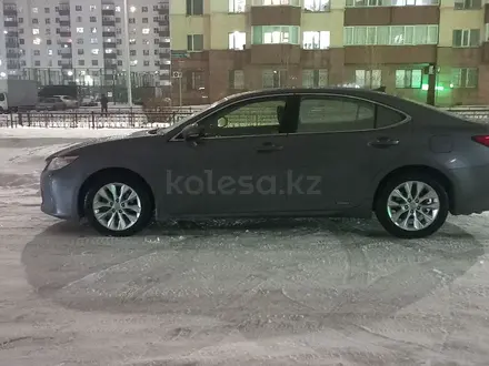 Lexus ES 300h 2013 года за 11 300 000 тг. в Астана