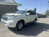 Toyota Land Cruiser Prado 2014 года за 17 300 000 тг. в Алматы – фото 2