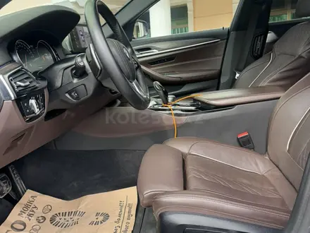 BMW 530 2018 года за 14 250 000 тг. в Алматы – фото 11