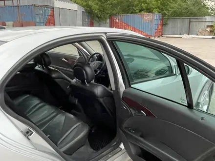 Mercedes-Benz E 240 2002 года за 5 100 000 тг. в Караганда – фото 15