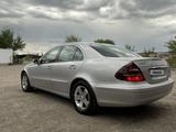 Mercedes-Benz E 240 2002 годаүшін5 100 000 тг. в Караганда – фото 4