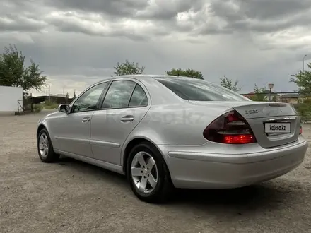 Mercedes-Benz E 240 2002 года за 5 100 000 тг. в Караганда – фото 4