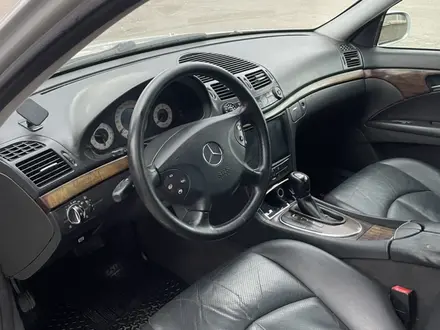 Mercedes-Benz E 240 2002 года за 5 100 000 тг. в Караганда – фото 9