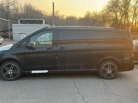 Mercedes-Benz V 300 Exclusive 2024 года за 70 000 000 тг. в Шымкент – фото 3