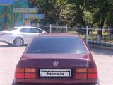 Volkswagen Vento 1993 года за 1 100 000 тг. в Сарыагаш – фото 5