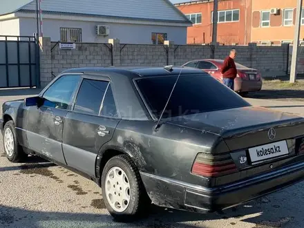 Mercedes-Benz E 230 1991 года за 750 000 тг. в Тараз – фото 4