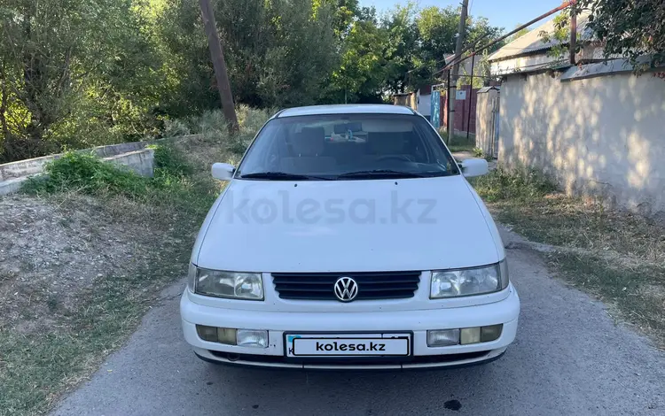 Volkswagen Passat 1995 года за 1 400 000 тг. в Аксукент