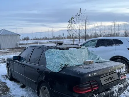 Mercedes-Benz E 320 1998 года за 2 000 000 тг. в Актобе – фото 24