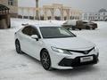 Toyota Camry 2023 года за 18 800 000 тг. в Актобе