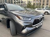 Toyota Highlander 2021 года за 25 000 000 тг. в Астана – фото 2