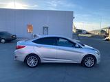 Hyundai Solaris 2015 года за 3 000 000 тг. в Атырау – фото 2