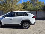 Toyota RAV4 2024 года за 18 500 000 тг. в Актобе – фото 3