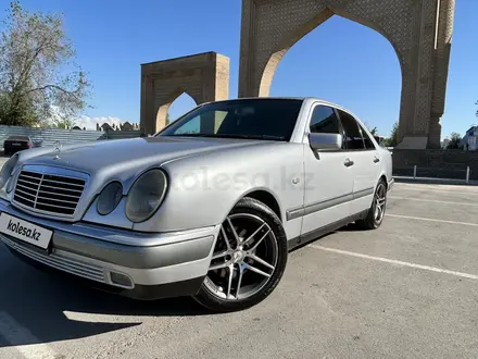 Mercedes-Benz E 280 1996 года за 2 800 000 тг. в Шымкент