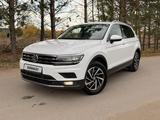 Volkswagen Tiguan 2018 года за 9 300 000 тг. в Костанай