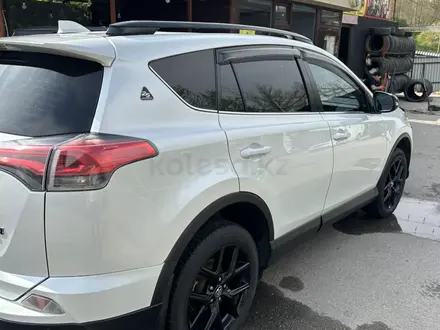 Toyota RAV4 2019 года за 12 300 000 тг. в Шымкент – фото 2