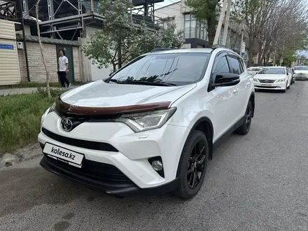 Toyota RAV4 2019 года за 12 300 000 тг. в Шымкент
