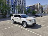 Ford Explorer 2014 года за 11 300 000 тг. в Алматы – фото 2