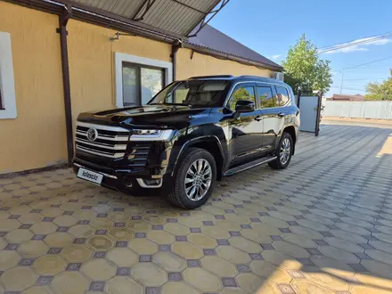 Toyota Land Cruiser 2022 года за 45 000 000 тг. в Атырау