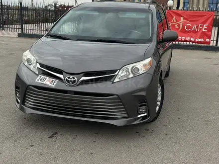 Toyota Sienna 2014 года за 14 800 000 тг. в Актау – фото 2