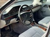 Mercedes-Benz E 230 1991 года за 3 000 000 тг. в Жезказган – фото 2