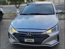 Hyundai Elantra, 2019