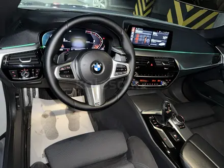 BMW 520 2019 года за 16 341 176 тг. в Алматы – фото 5