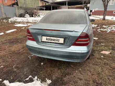 Mercedes-Benz C 240 2001 года за 1 200 000 тг. в Алматы – фото 5