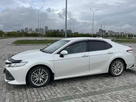 Toyota Camry 2019 года за 14 500 000 тг. в Астана – фото 7