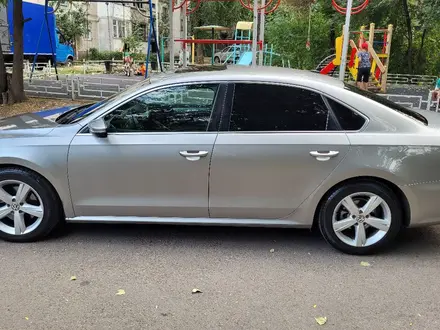 Volkswagen Passat 2011 года за 6 800 000 тг. в Алматы – фото 11