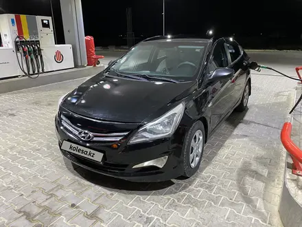 Hyundai Solaris 2015 года за 4 000 000 тг. в Атырау – фото 3