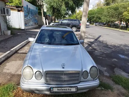 Mercedes-Benz E 200 1998 года за 2 500 000 тг. в Астана – фото 12