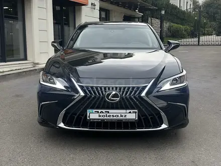 Lexus ES 250 2023 года за 22 000 000 тг. в Алматы – фото 4