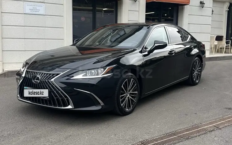 Lexus ES 250 2023 года за 22 000 000 тг. в Алматы