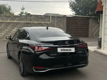 Lexus ES 250 2023 года за 22 000 000 тг. в Алматы – фото 6